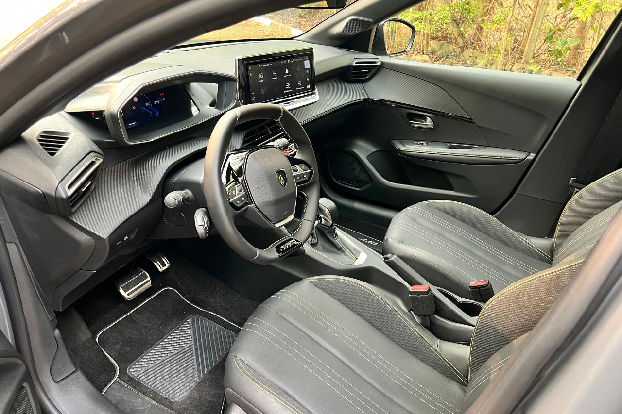 Peugeot 208 Interior